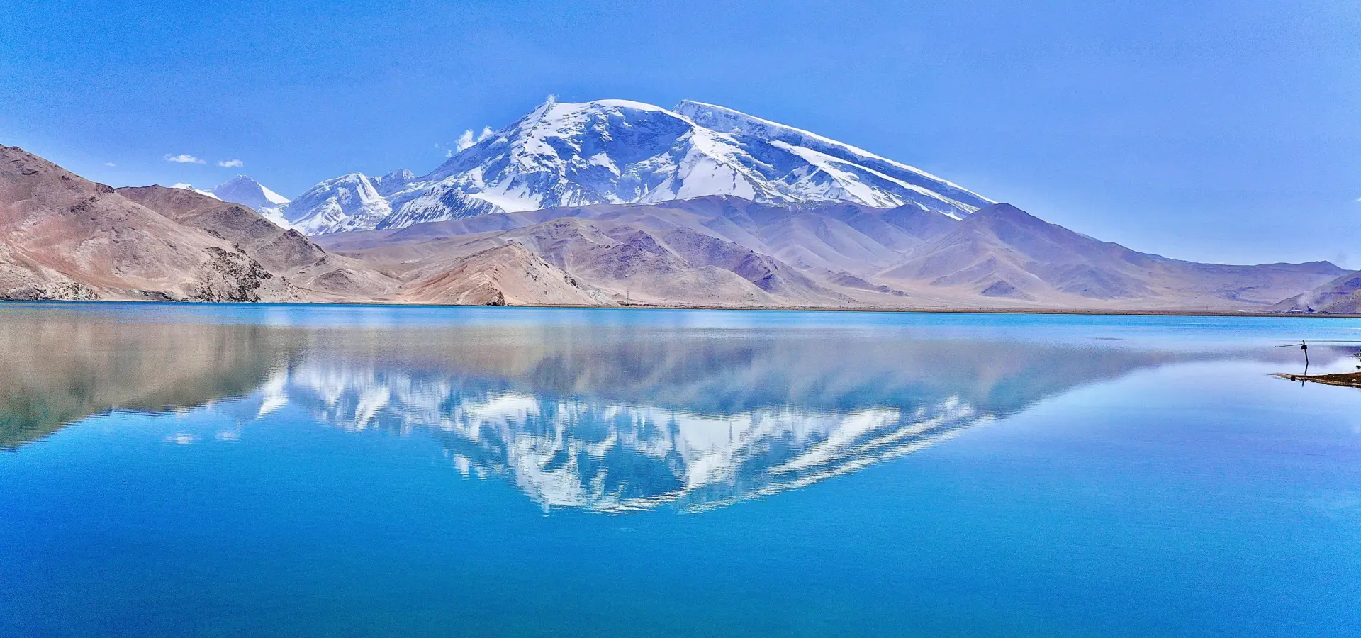 Avila Reizen: China, Kashgar, Muztagh Ata, lago Pure