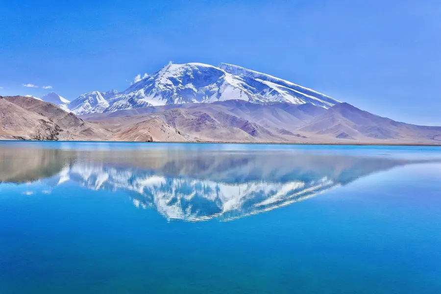 Avila Reizen: China, Kashgar, Muztagh Ata, lago Pure