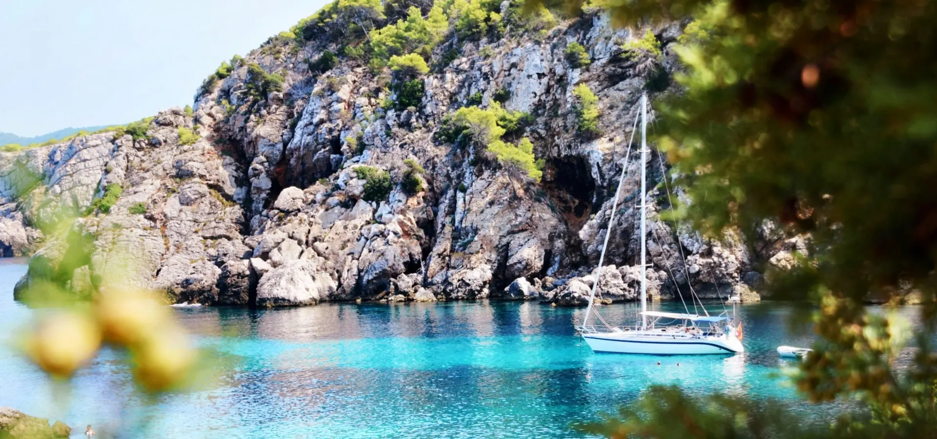 Avila Travel Ibiza barco