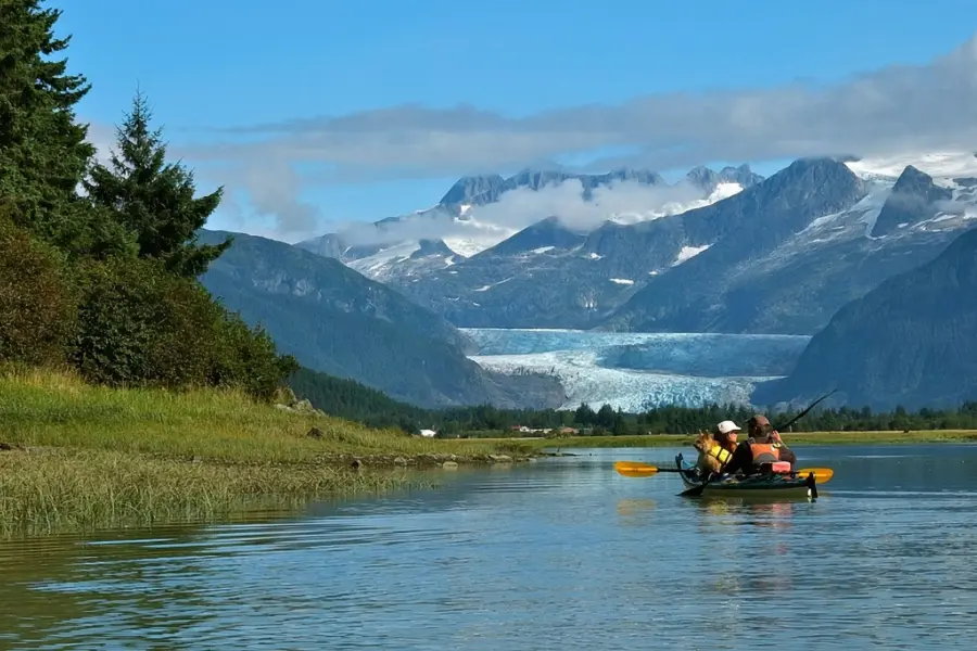 Avila Reizen Alaska kajakken op meer