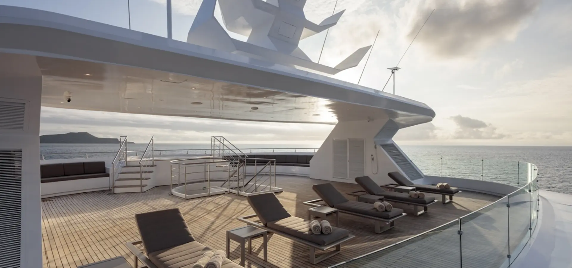 Avila Travel Sun Deck Hermes Galápagos Mega Catamarán