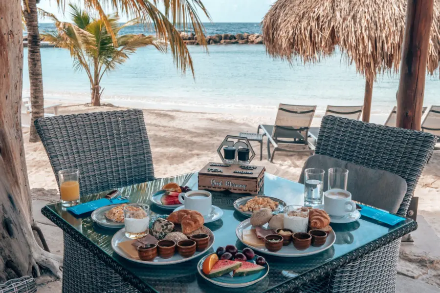 Fb objetivos del desayuno en la terraza del restaurante pen
