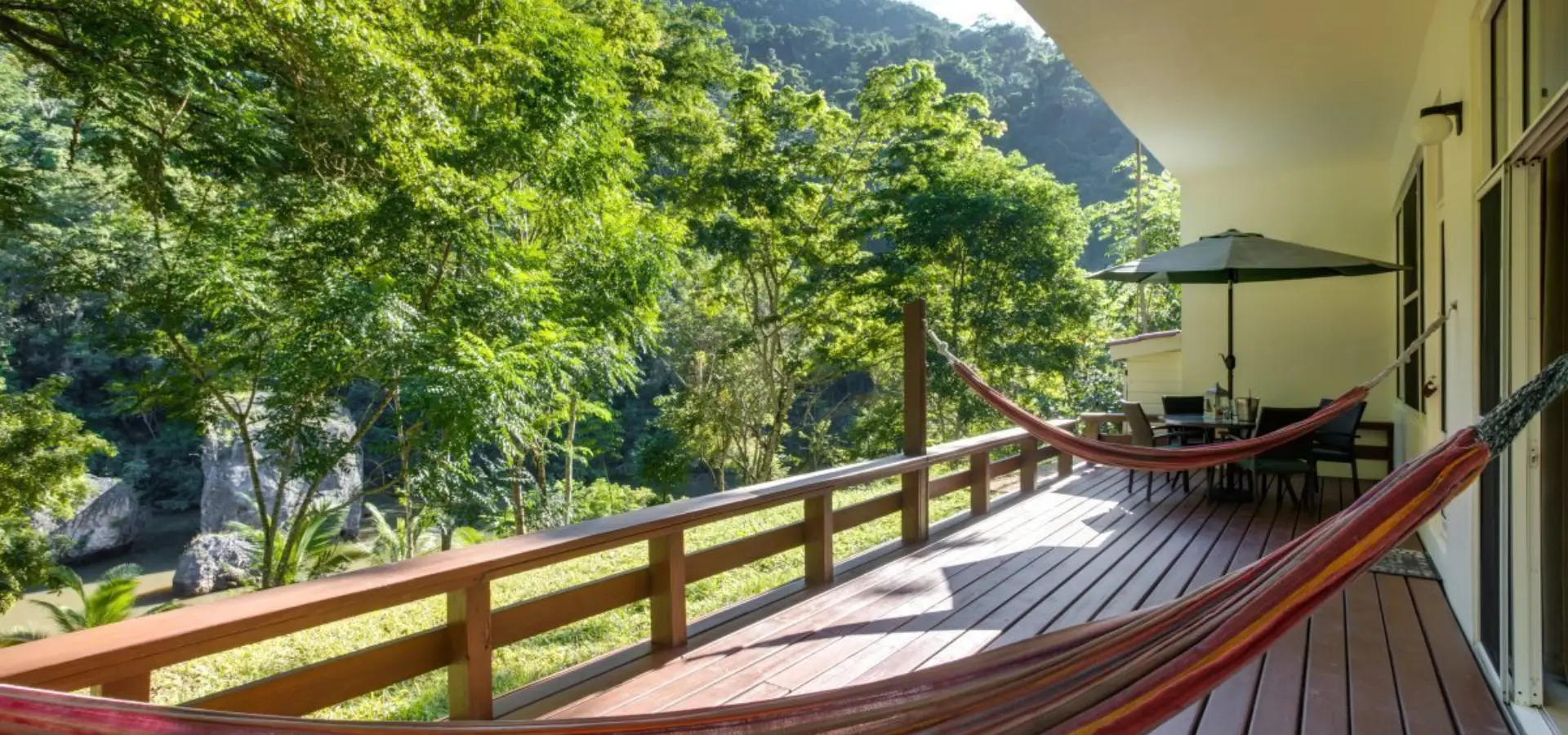 Cubierta de la suite frente al río e1550158547926