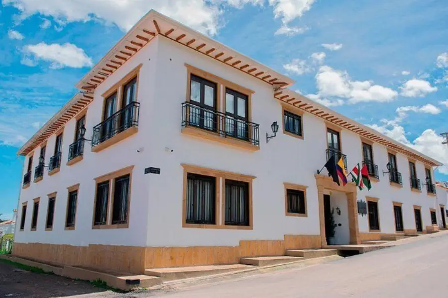 El hotel casa real esta