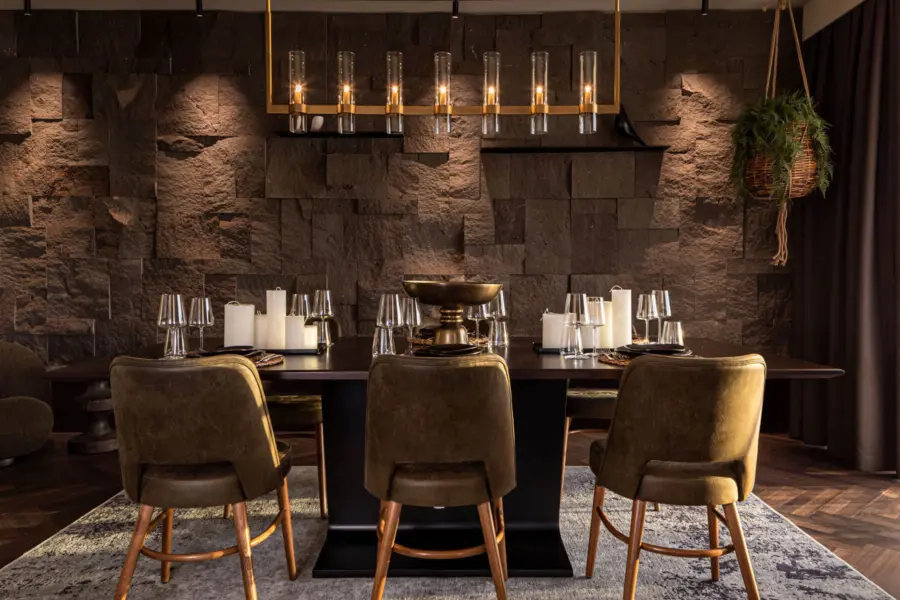 1735825075138 Geysir Suite comedor héroe