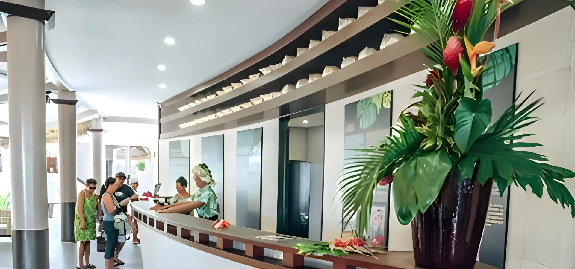 1777472671750le tahiti by pearl resorts lobby reception
