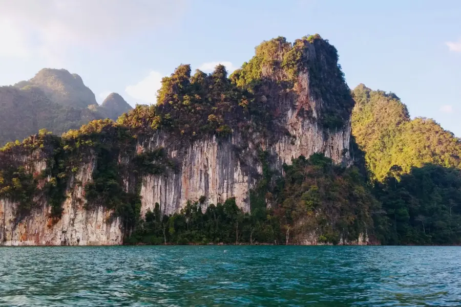 Tailandia khao sok parque nacional montaña