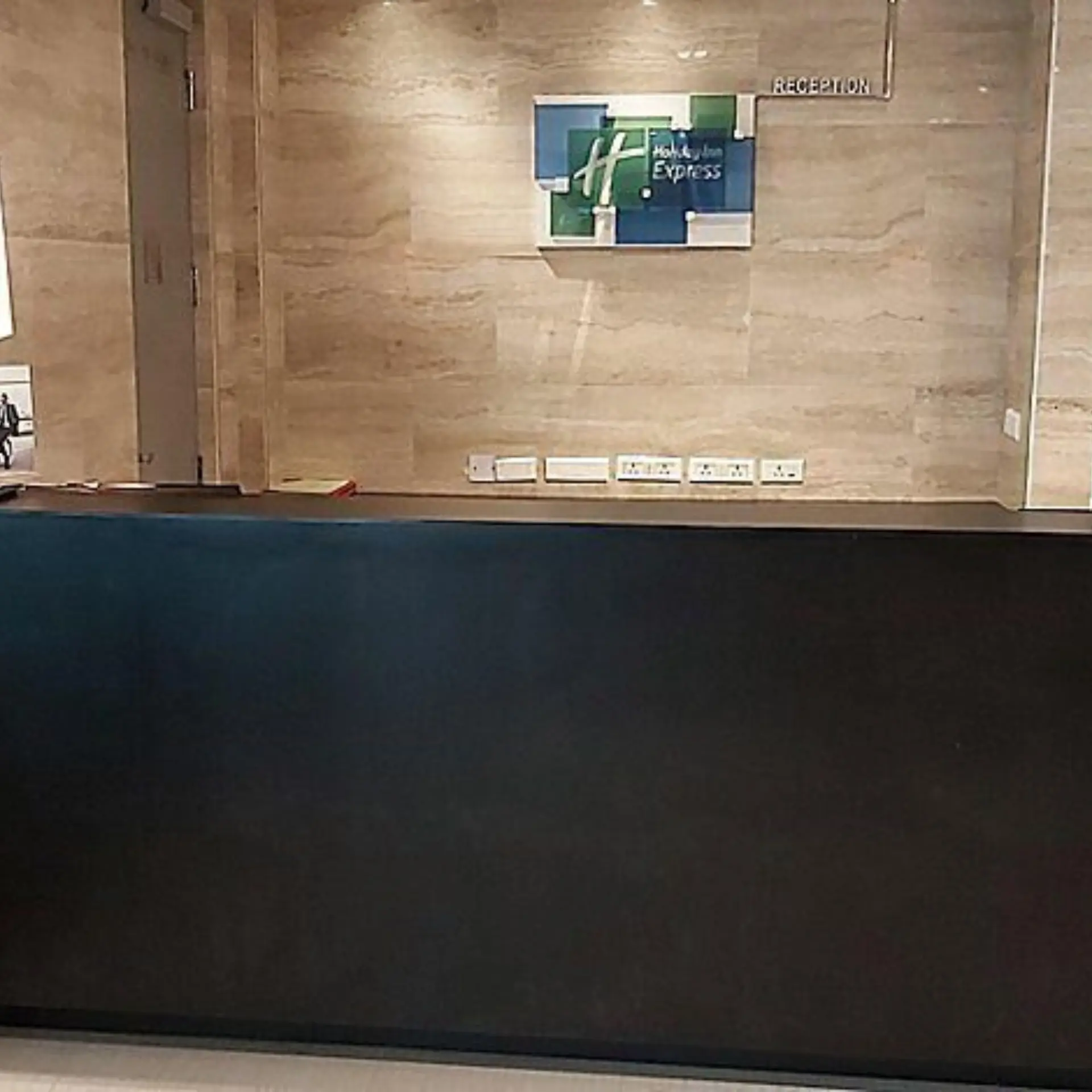 Holiday inn express nueva delhi 7221652910 2x1