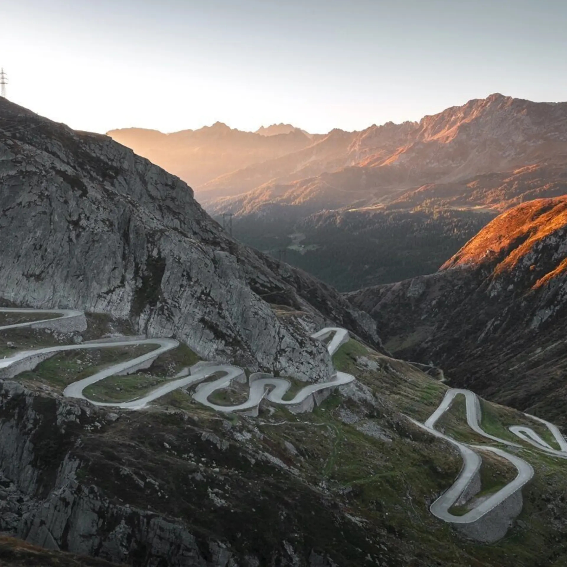 1770823749327turismo suizo st3x2airolo paso del Gotthard 133731